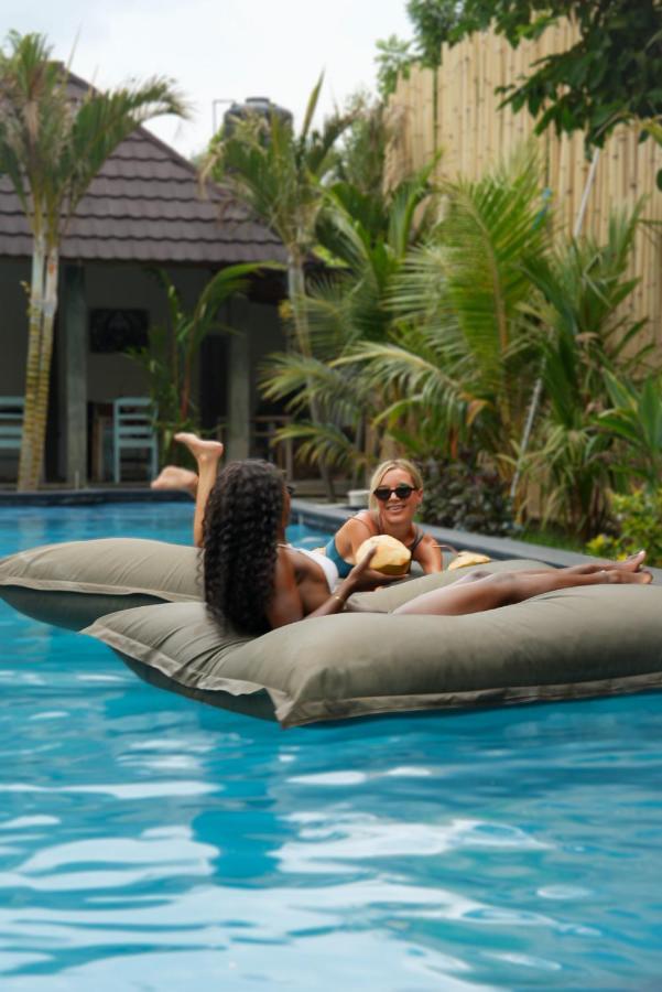 Copacabana Gili Air Gili Islands Exterior photo